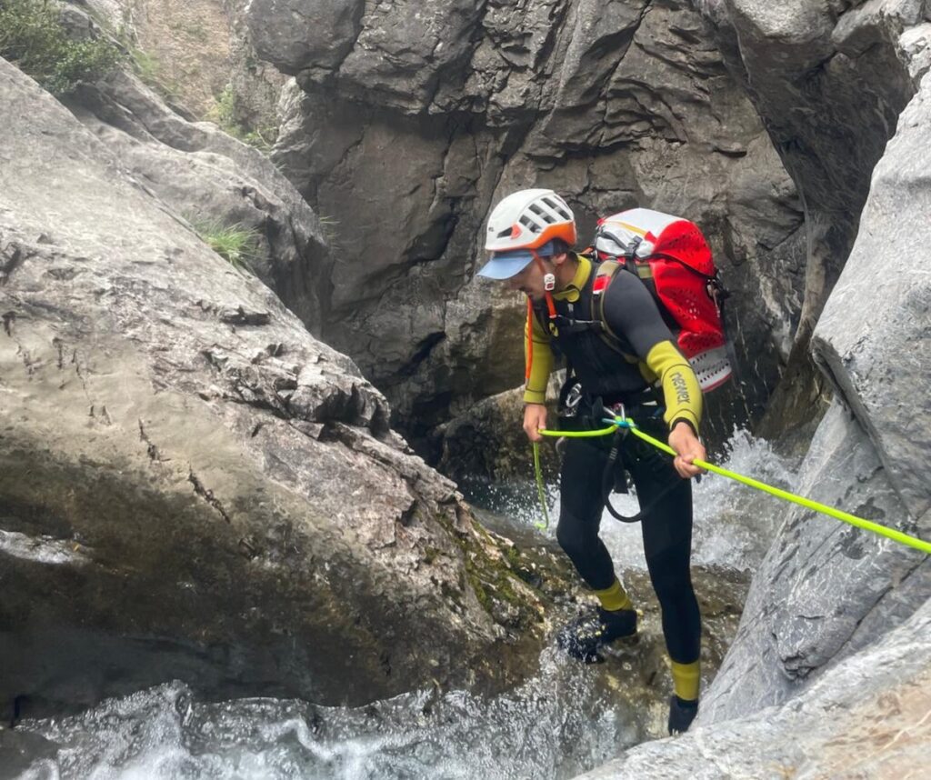 rapel en Barranco de Lapzaosa, en el valle de Bujaruelo